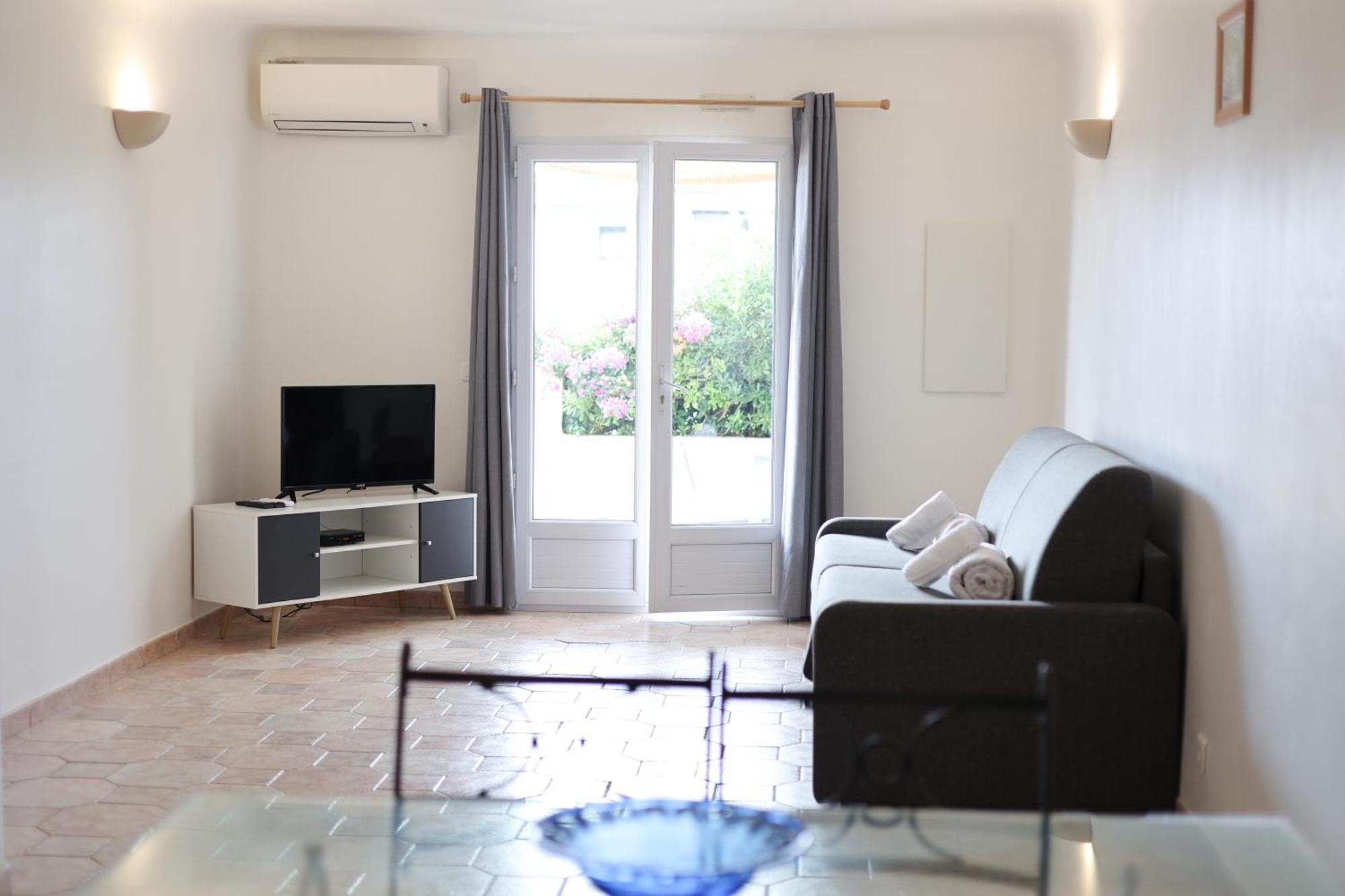 Marina Di Fautea Apartment Olmucciu Bilik gambar